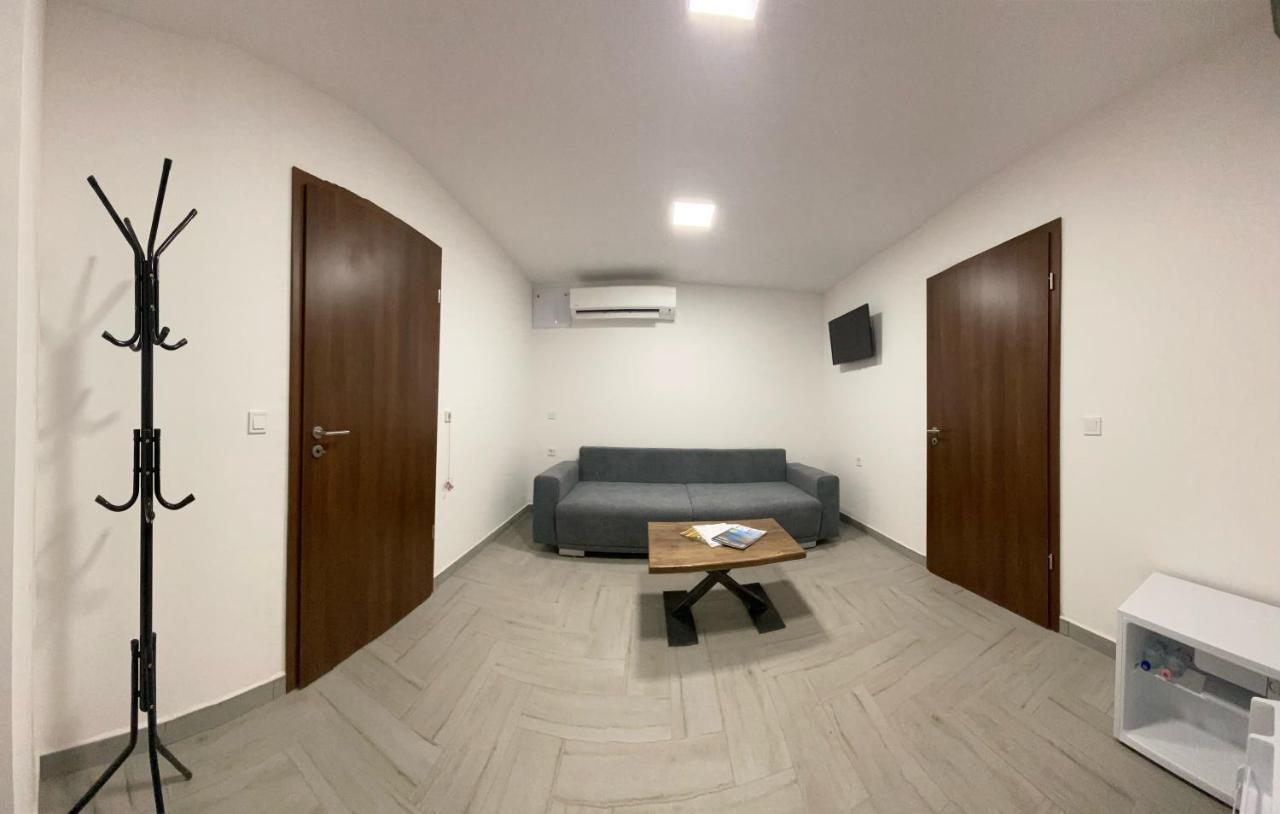 Sulyom Panzio Apartment Tiszafured Exterior photo